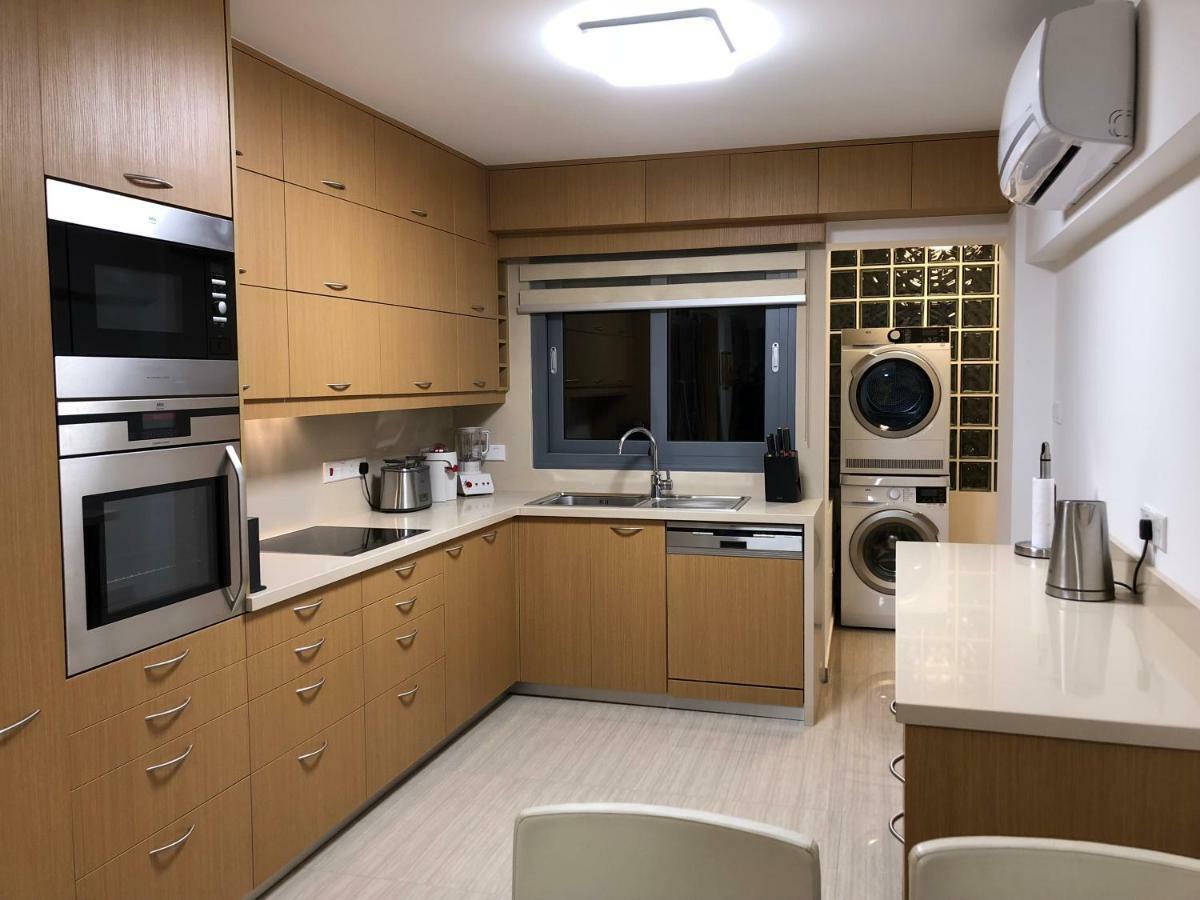 Kennedy Deluxe Suites Nicosia Ngoại thất bức ảnh